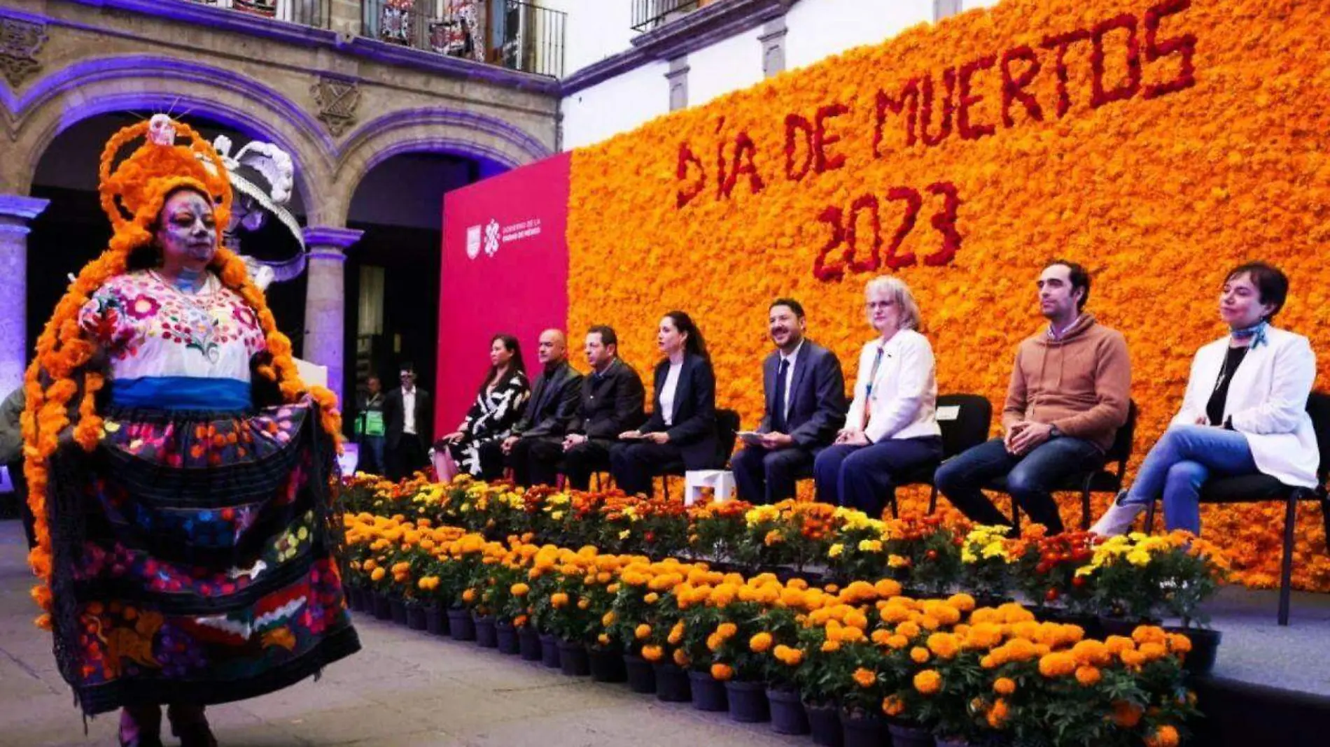 Día de Muertos en CDMX desfile, ofrenda, catrinas y todo lo que no puedes perderte